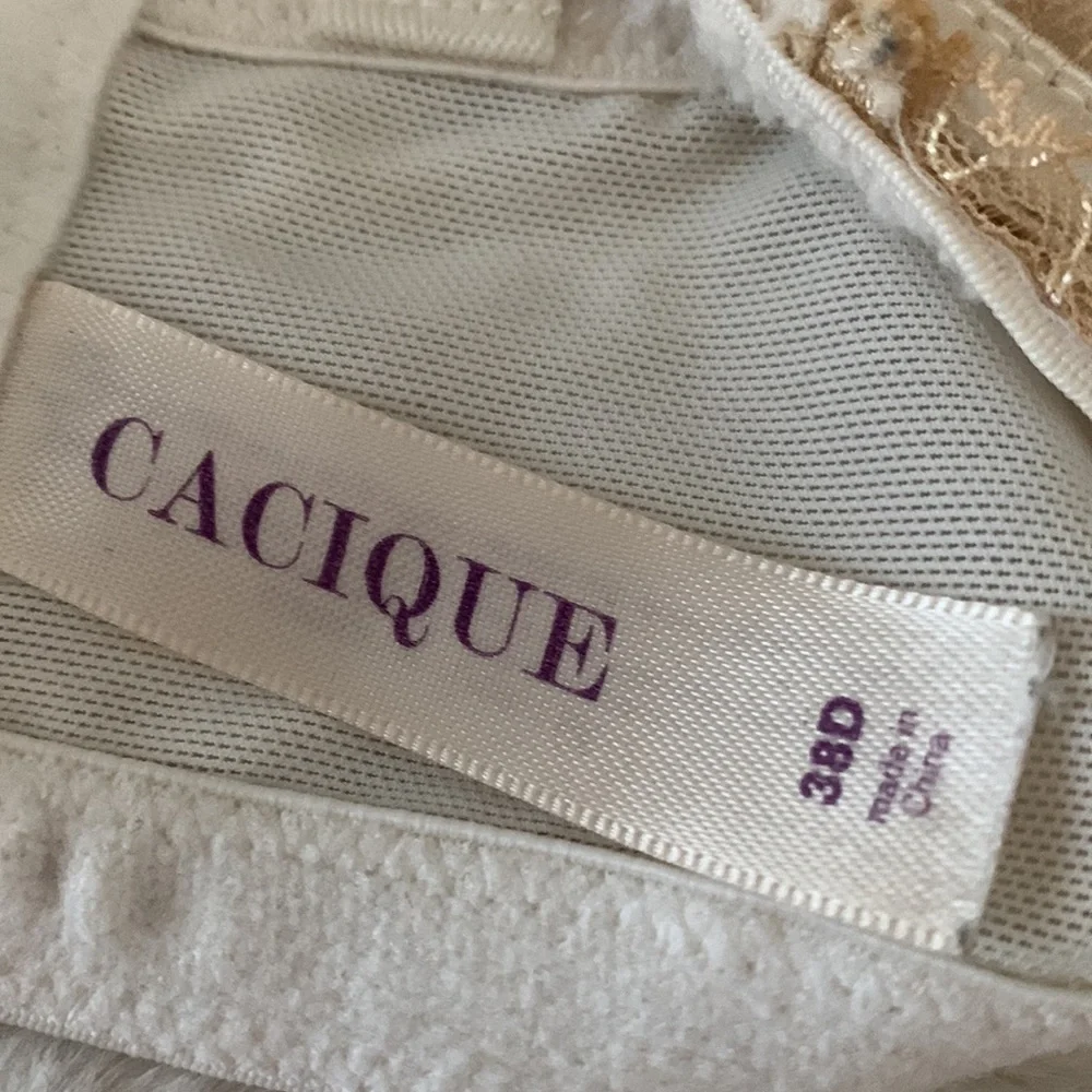 38D Cacique Padded push-up bra